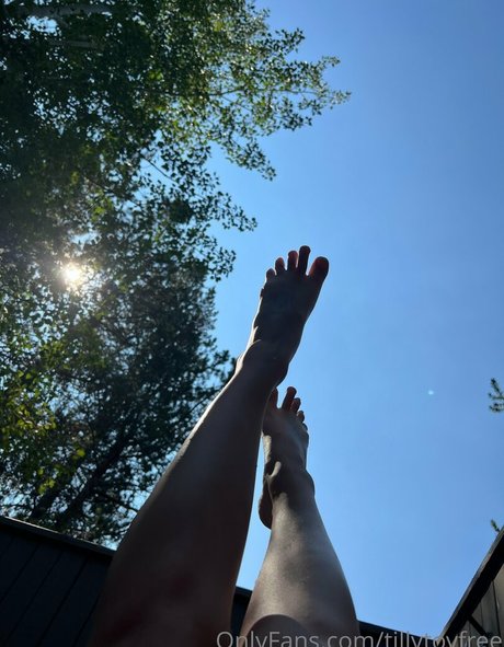 Foto desnuda filtrada de OnlyFans de Tillytoyfree