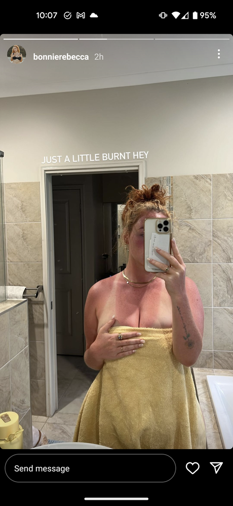 Naken läckt OnlyFans-bild av Bonnie Rebecca