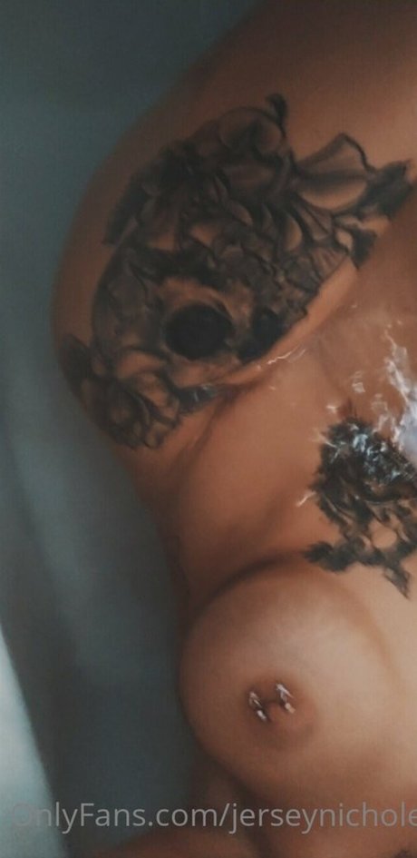 Naken läckt OnlyFans-bild av Jersey Nichole