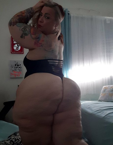 Alaston vuotanut OnlyFans-kuva Msminniexoxo