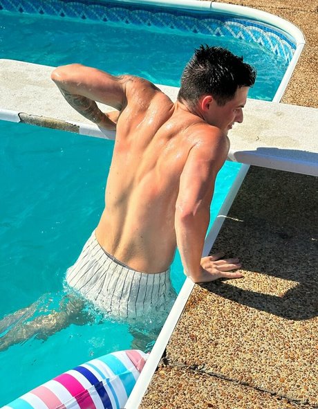 Nahá fotka uniklých OnlyFans od Maxpriceofficial