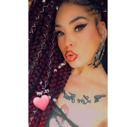 Sexistrawberry5611