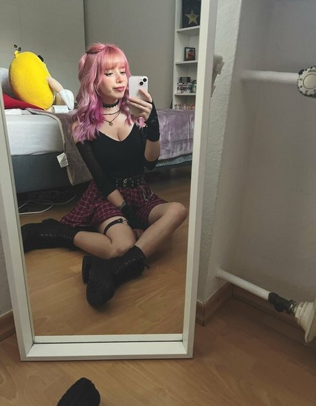 Naken läckt OnlyFans-bild av Legendluna