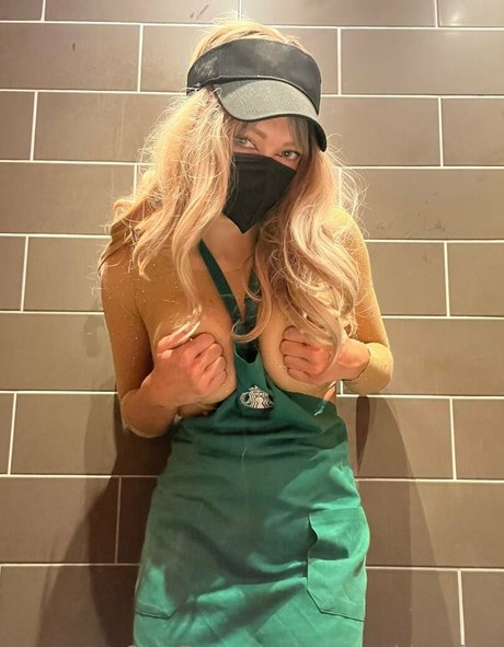 Naken läckt OnlyFans-bild av Yourgoddessfinn
