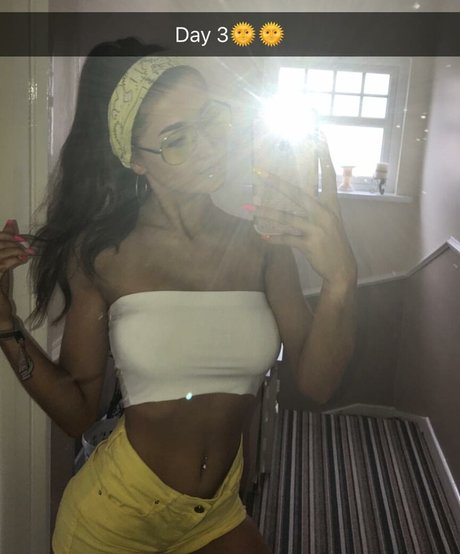 Naakte gelekte OnlyFans-foto van Laura Brophy