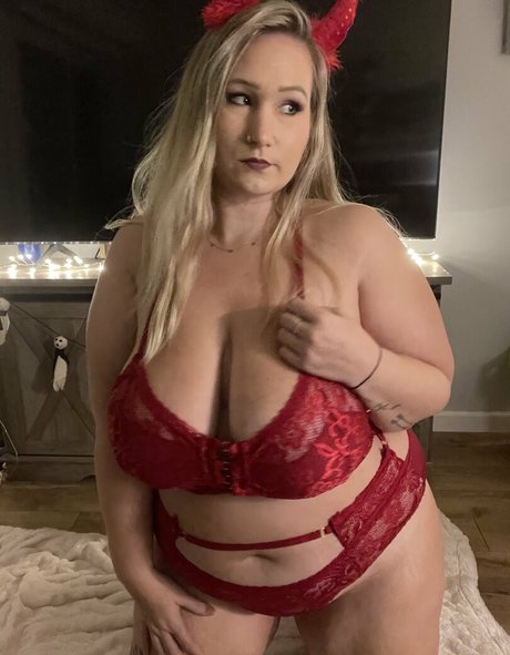 Обнаженная фотография утечки OnlyFans от Peachyinwonderland