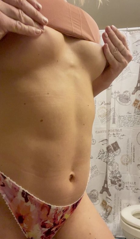 Обнаженная фотография утечки OnlyFans от Mary Abx