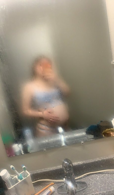 Naakte gelekte OnlyFans-foto van Bubblemarie