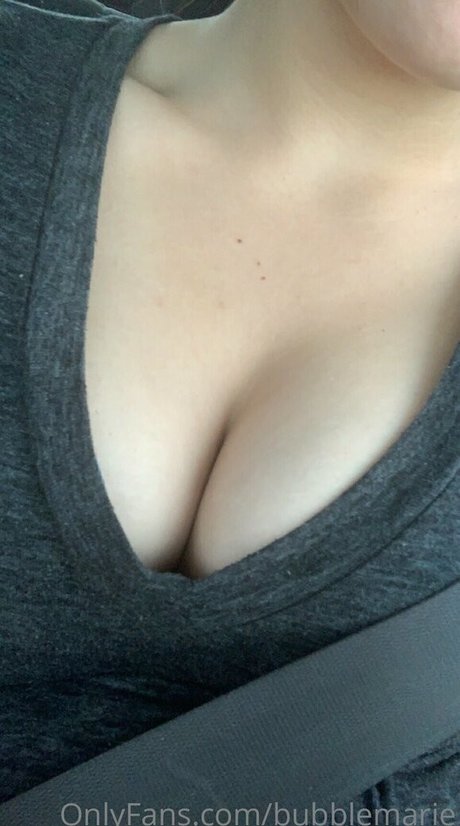 Обнаженная фотография утечки OnlyFans от Bubblemarie