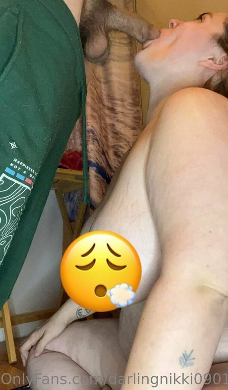 Alasti lekkinud OnlyFans-i pilt Darlingnikki0901