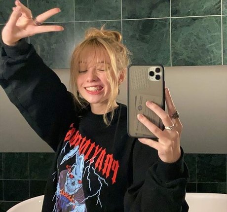 Alasti lekkinud OnlyFans-i pilt Lola Clark