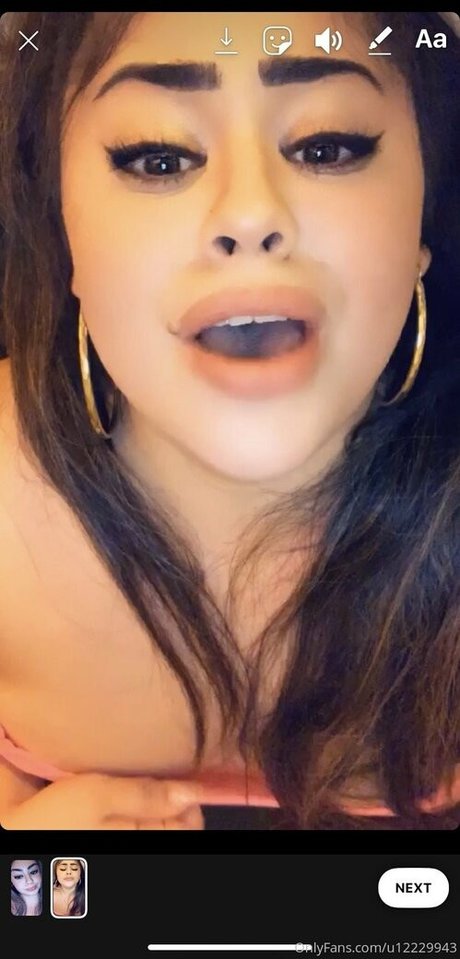 Naken läckt OnlyFans-bild av Misssanxhezz