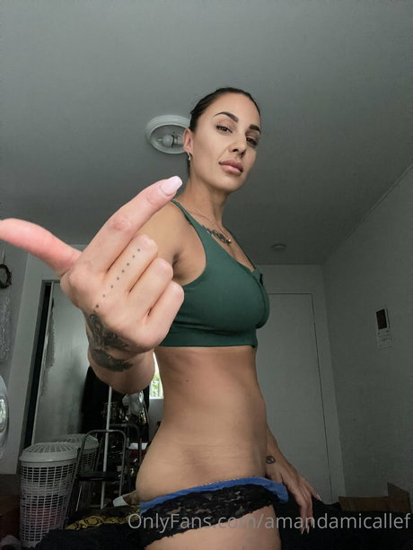 Nøgent lækket OnlyFans-billede af Amanda Micallef