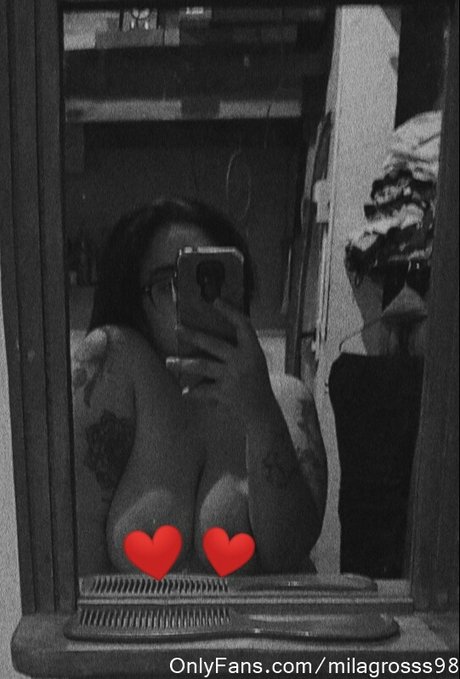 Naken läckt OnlyFans-bild av Mili