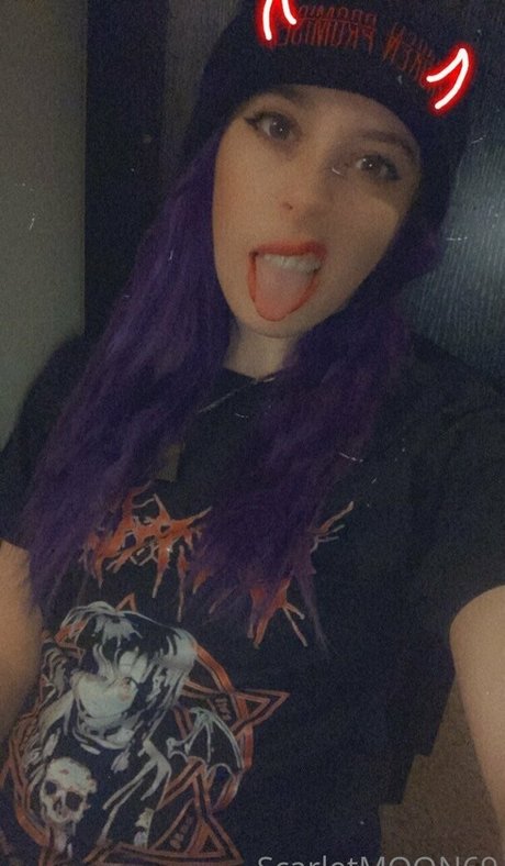 Naakte gelekte OnlyFans-foto van Scarlet Moon