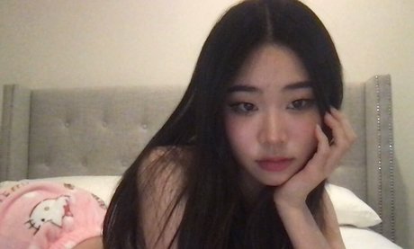 Naken läckt OnlyFans-bild av Ciana Yang