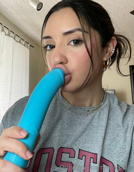 Alaston vuotanut OnlyFans-kuva Magzilla Magzillac