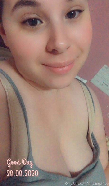 Nagie wyciekłe zdjęcie OnlyFans od Kittyangelfree