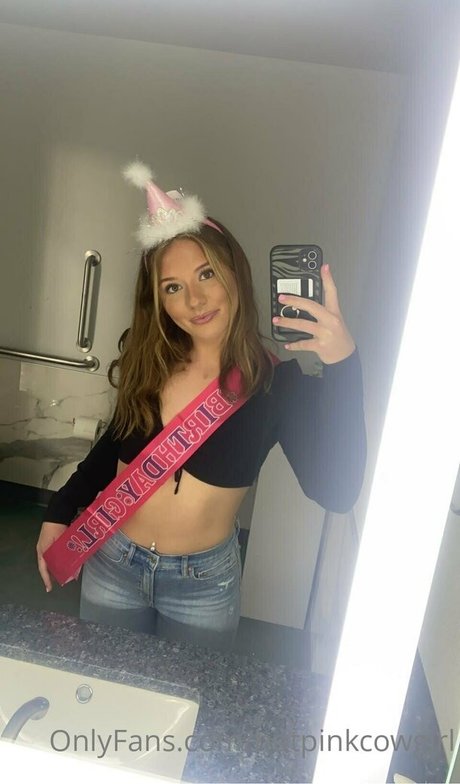 Обнаженная фотография утечки OnlyFans от Collegegirlsofficial