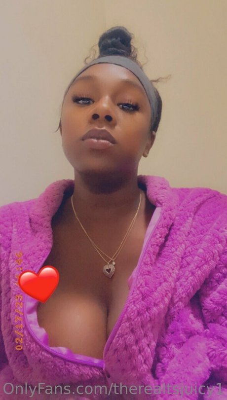 Nagie wyciekłe zdjęcie OnlyFans od Therealtsjuicy1