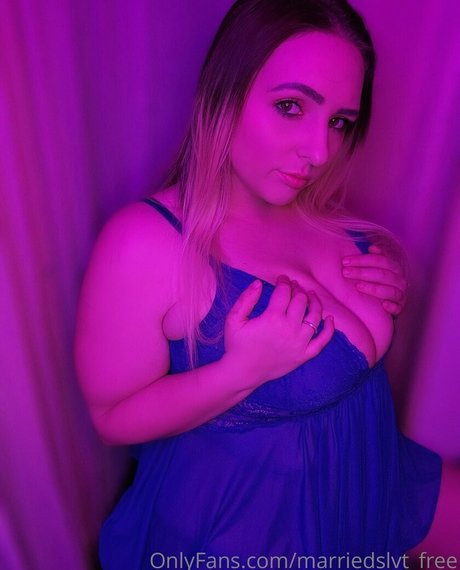 Foto di nudo di fuga di OnlyFans di Marriedslvtfree