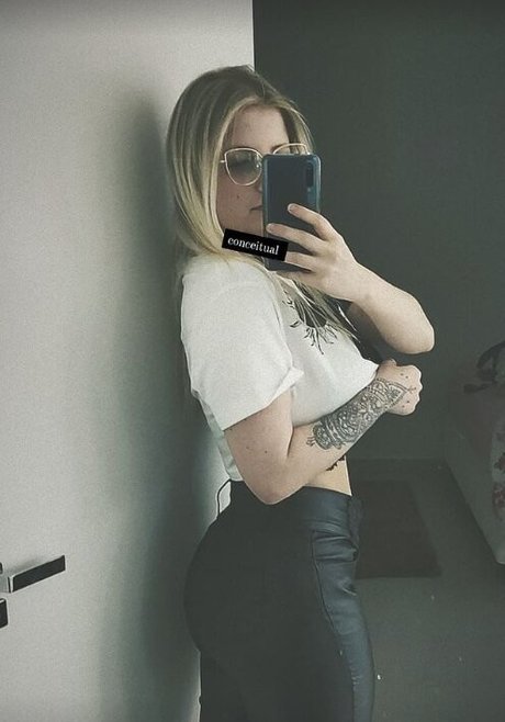 Naken läckt OnlyFans-bild av Natalya Rohling Tramontin