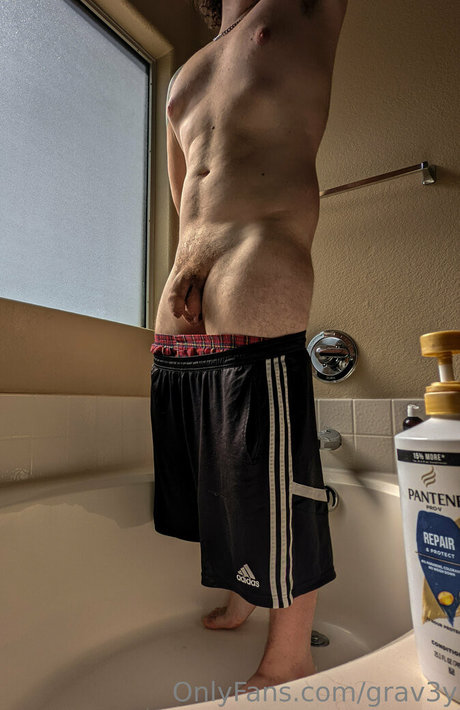 Naken läckt OnlyFans-bild av Grav3y
