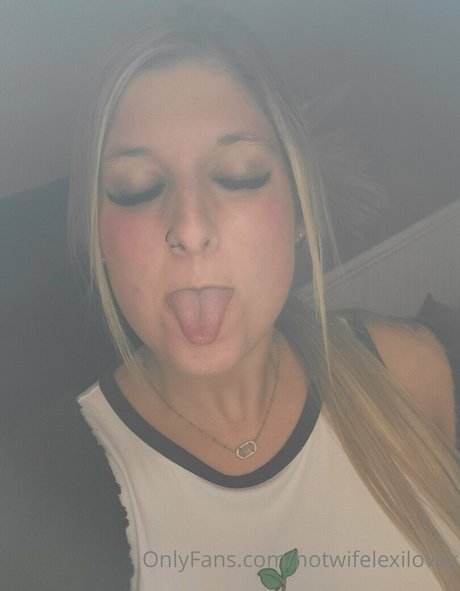 Hotwifelexilovex