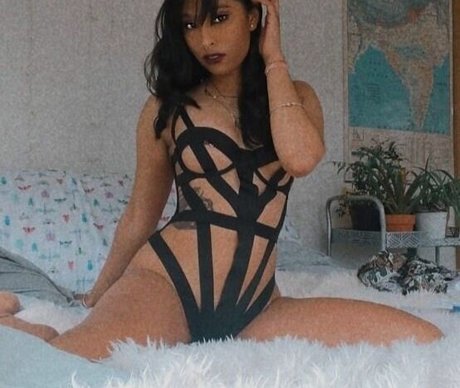 Naken läckt OnlyFans-bild av Spicypakora