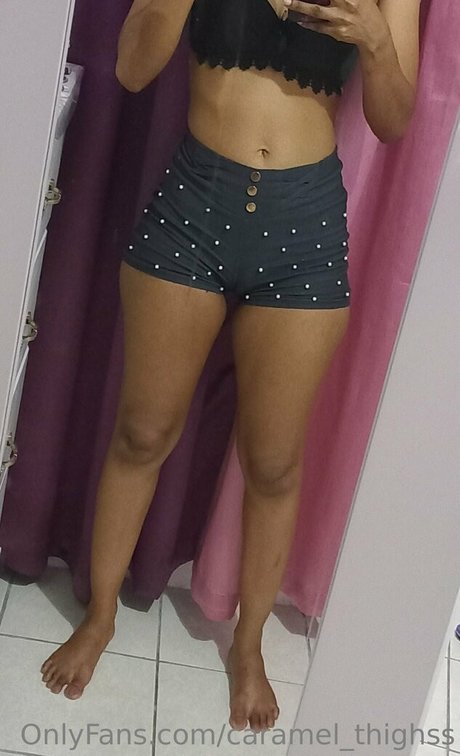 Naken läckt OnlyFans-bild av Caramelthighss