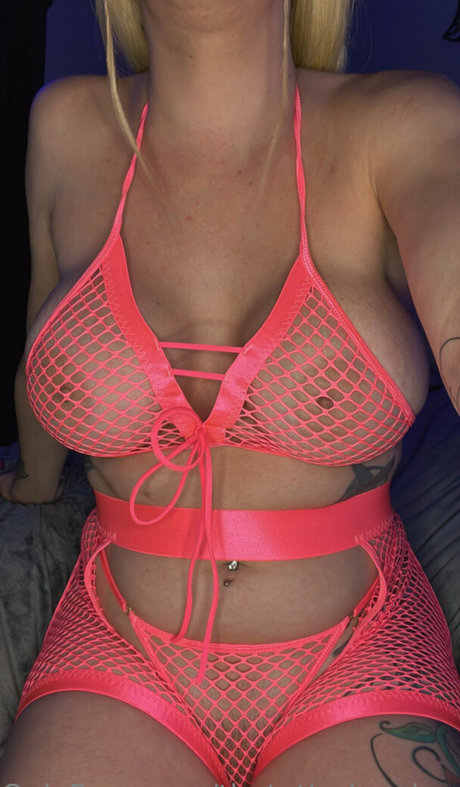 Naken läckt OnlyFans-bild av Nadia Flores