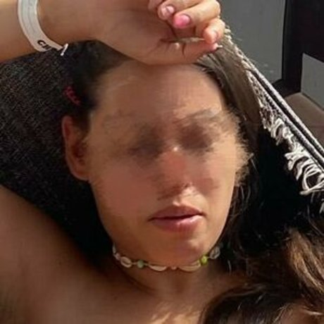 Naken läckt OnlyFans-bild av Any Peituda