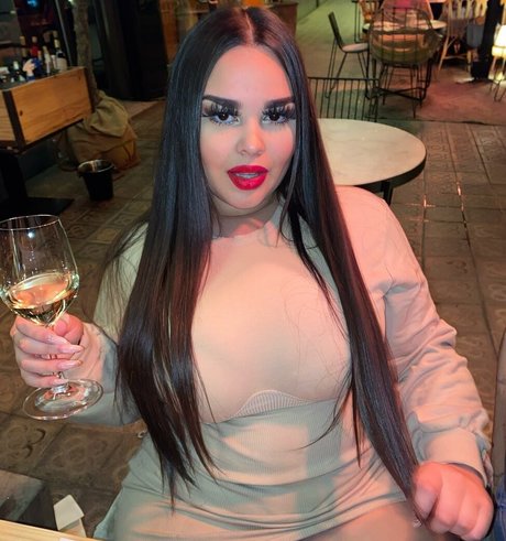 Curvyexoticaa