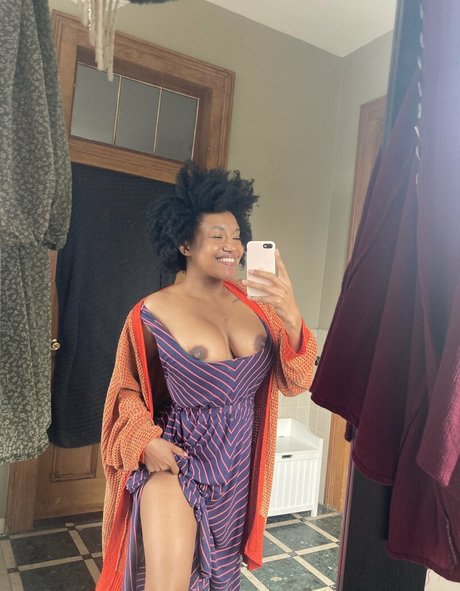 Naken läckt OnlyFans-bild av Rosalinecapulet