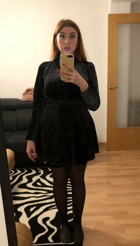 Naakte gelekte OnlyFans-foto van Sheena Jo Mason