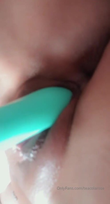 Naken lekkede OnlyFans-bilde av English Teacola Rose
