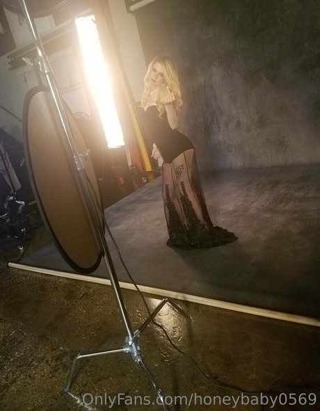 Обнаженная фотография утечки OnlyFans от Honeybaby0569