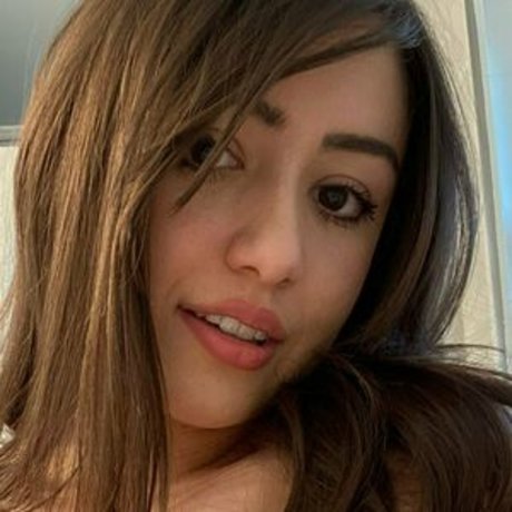 Alaston vuotanut OnlyFans-kuva Candiikayn