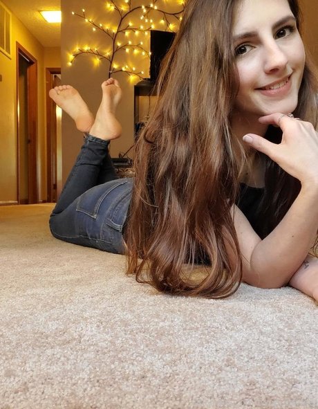 Naakte gelekte OnlyFans-foto van Twoprettyfeet