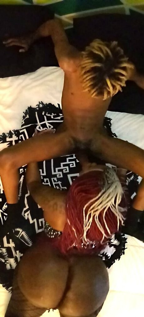 Foto desnuda filtrada de OnlyFans de Mizzbeethebodyxxx