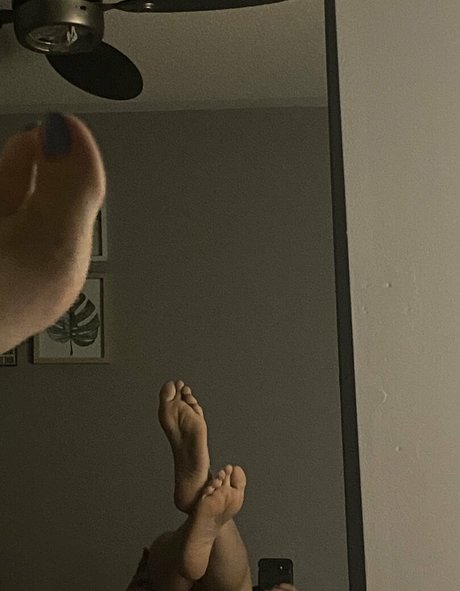 Alasti lekkinud OnlyFans-i pilt Feetznation