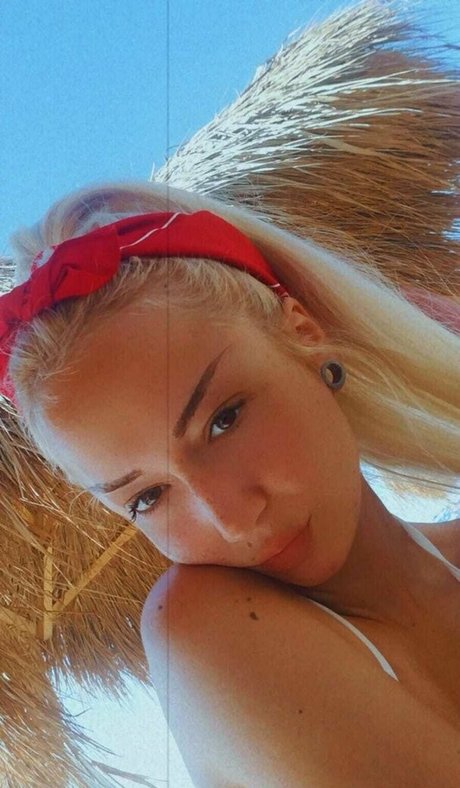 Naakte gelekte OnlyFans-foto van Alice0999of