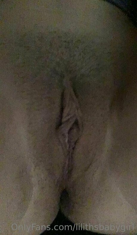 Naken läckt OnlyFans-bild av Lilithsbabygirl