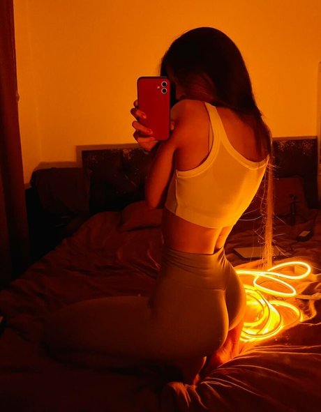 Обнаженная фотография утечки OnlyFans от Tangerin Asmr