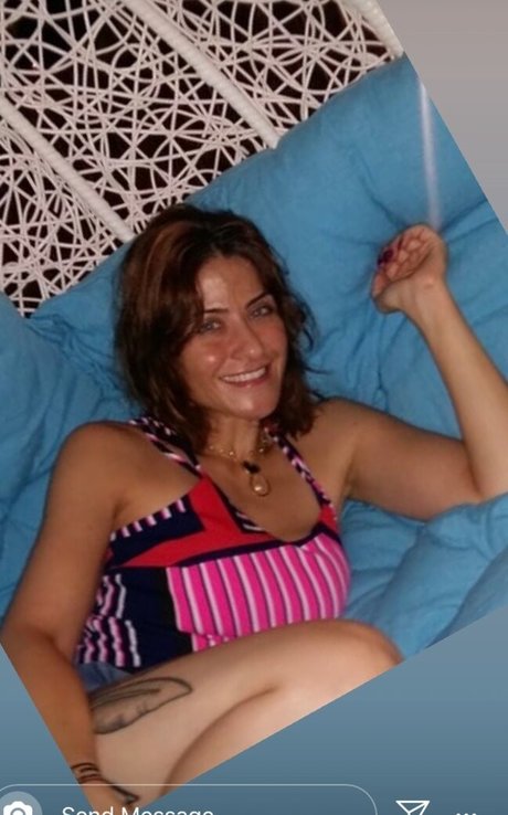 Naken läckt OnlyFans-bild av Heidy Karam