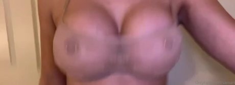 Naken läckt OnlyFans-bild av Samantha Aufderheide