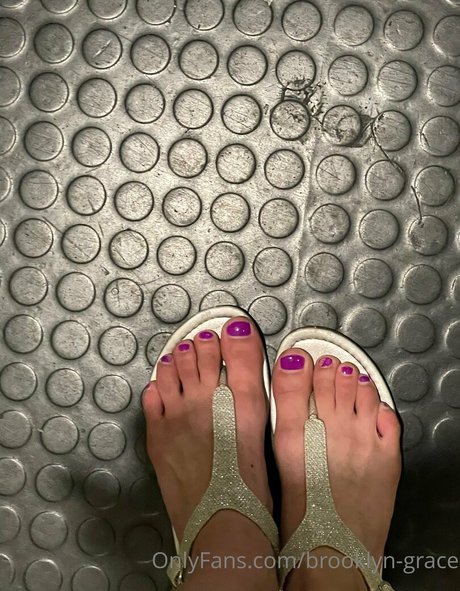 Naakte gelekte OnlyFans-foto van Brooklyngrace