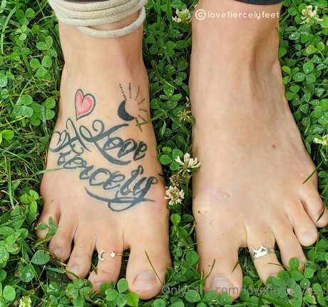 Naken läckt OnlyFans-bild av Lovefiercelyfeet