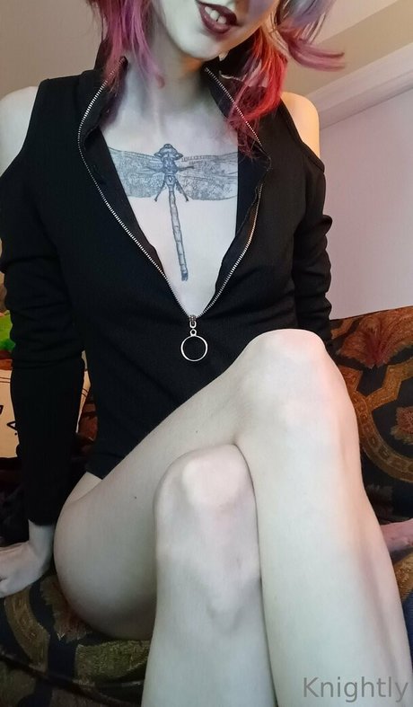 Naken läckt OnlyFans-bild av Edgykittykat
