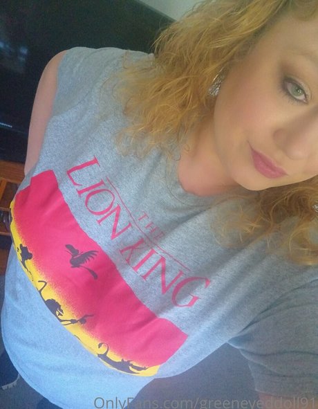 Naken läckt OnlyFans-bild av Greeneyeddoll91